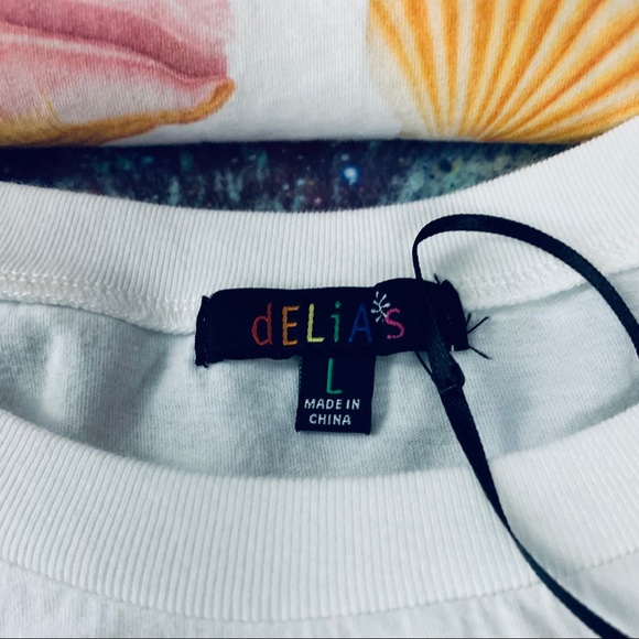 SeaShells across White Tee by Delias NWT - Picture 11 of 13